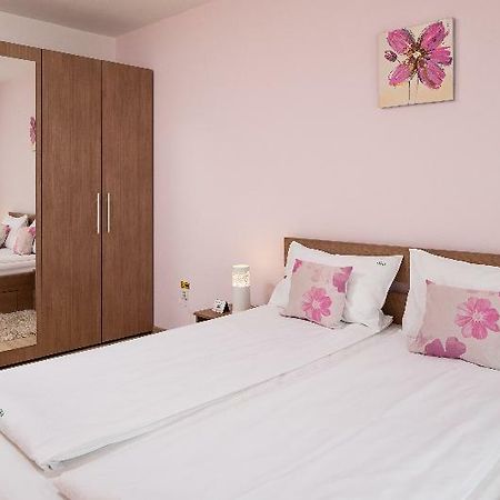 Brasov Holiday Apartments - Magenta Exterior photo
