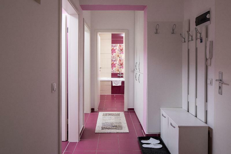 Brasov Holiday Apartments - Magenta Exterior photo