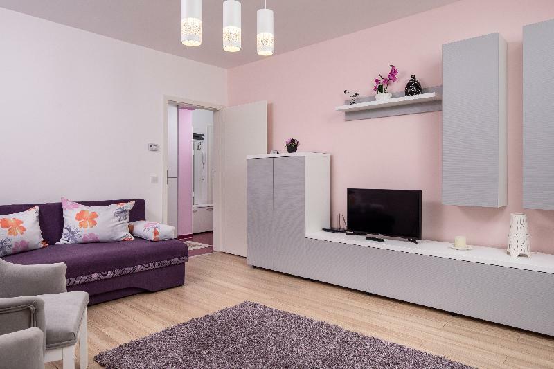 Brasov Holiday Apartments - Magenta Exterior photo